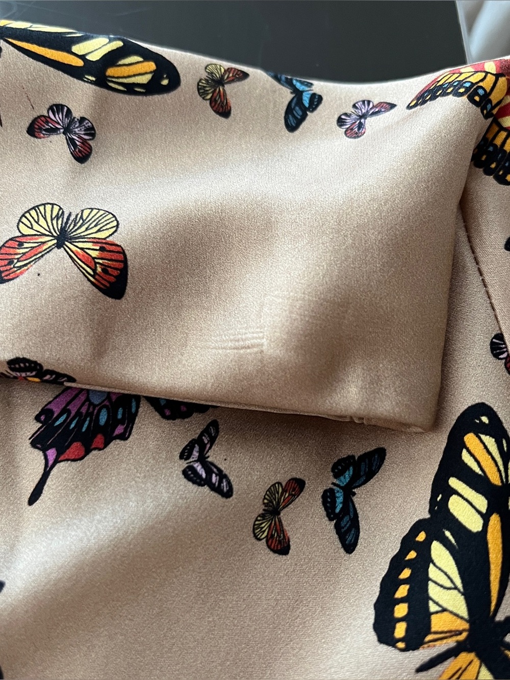 Cami NYC Aviva Butterfly Print Silk Charmeuse Beige Mini Skirt - Picture 11 of 11